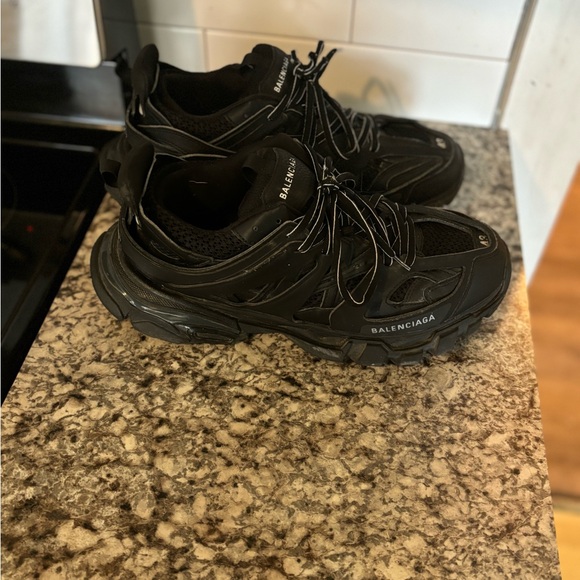 Used - Picture 2 of 4